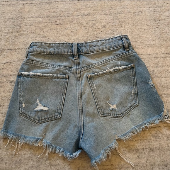 Zara Denim Shorts - Picture 2 of 3